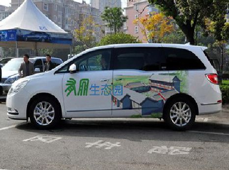 安仁户外车贴喷绘如何保持效果?