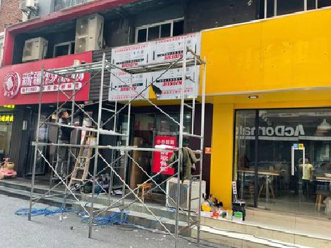 安仁制作广告招牌如何避免它发黄？